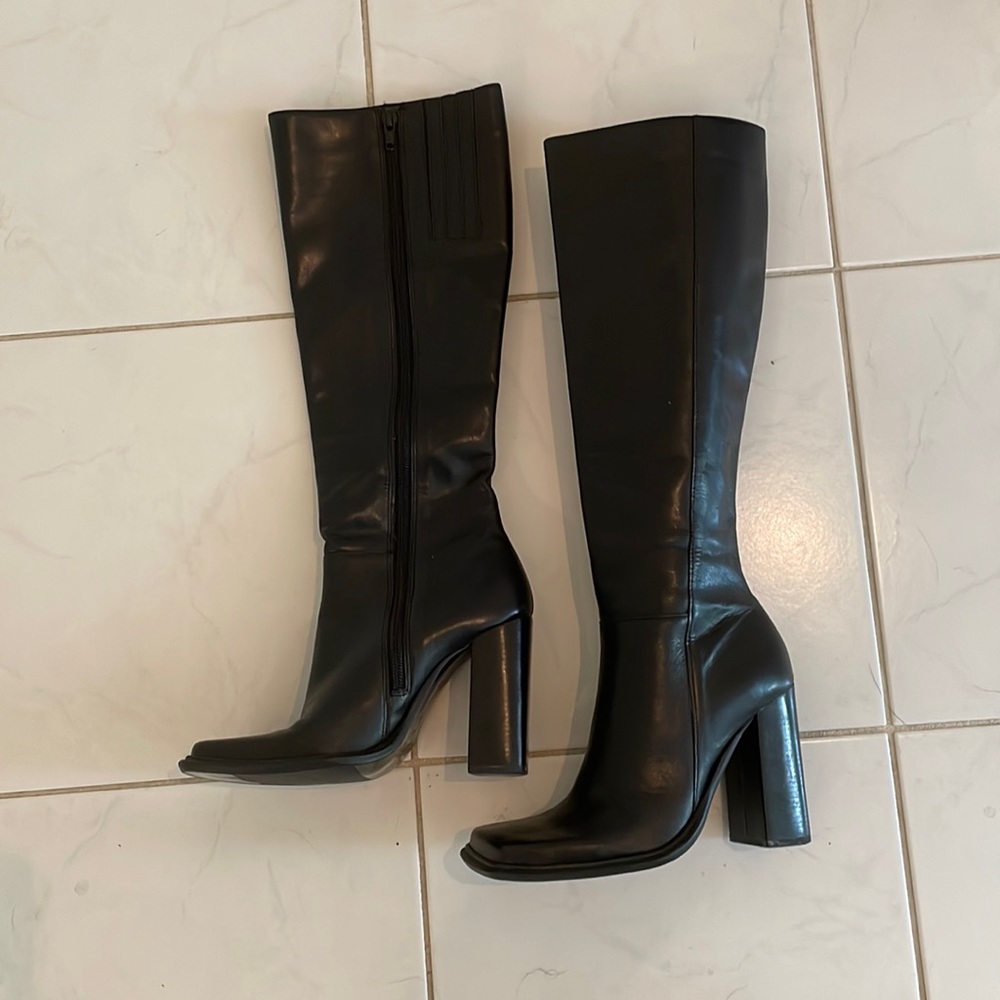 Sexy Dibia black boots, 3 1/2 inch heel, square toe super sexy! Size 5 1/2 M